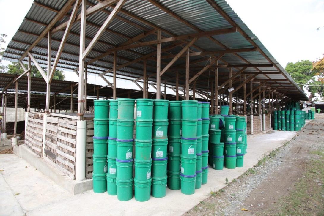 Containers at Mouch